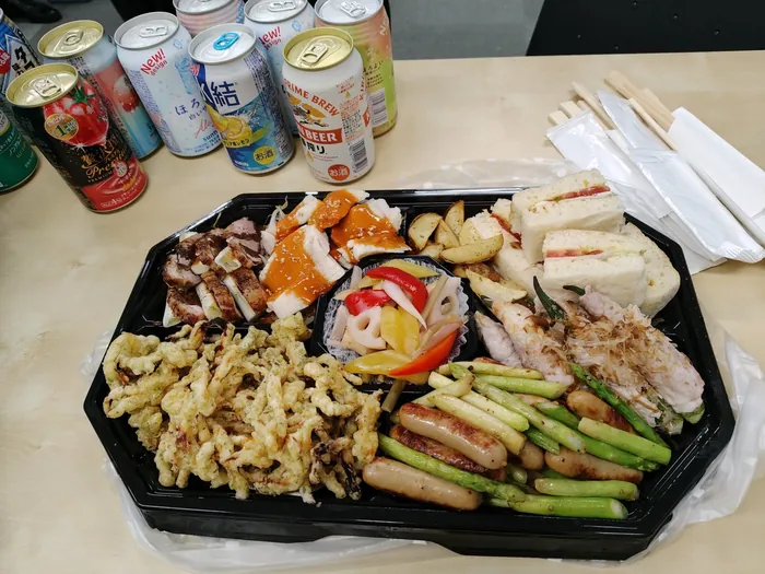 懇親会のオードブルと飲み物