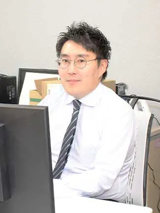 システム部 R.O